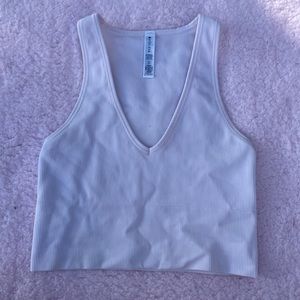 Cream Athleta v neck crop
